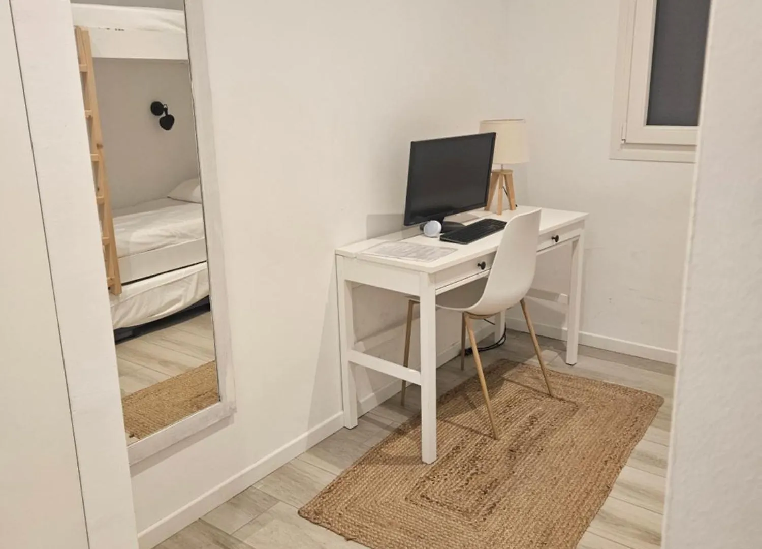 Acogedora Casa En Primera Linea De Mar Кадакес